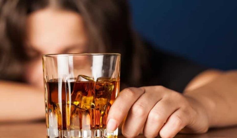 Drunkorexia: El trastorno alimenticio de moda entre los jóvenes