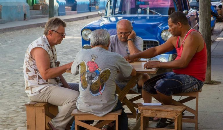 10 consejos para jugar al dominó como un cubano experto 10 consejos para jugar al dominó como un cubano experto