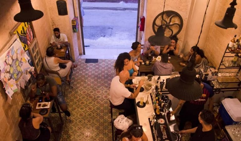 Dándote la luz: Los viernes de comida temática en Jibaro’s Dándote la luz: Los viernes de comida temática en Jibaro’s