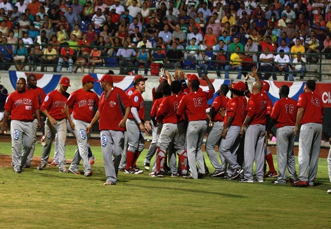 Pelotero y manager cubano quedan sin trabajo tras escandaloso incidente en Liga de Colombia Pelotero y manager cubano quedan sin trabajo tras escandaloso incidente en Liga de Colombia