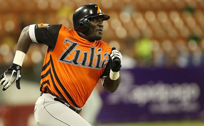 Con 36 años, este pelotero muestra la calidad lucida en su última Serie con Industriales en 2008 Con 36 años, este pelotero muestra la calidad lucida en su última Serie con Industriales en 2008