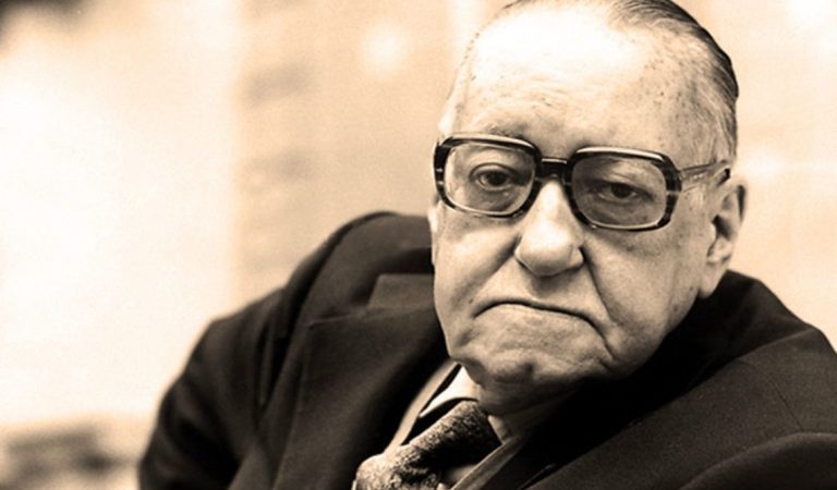 Sígueme para más consejos: Las penúltimas revoluciones de Alejo Carpentier
