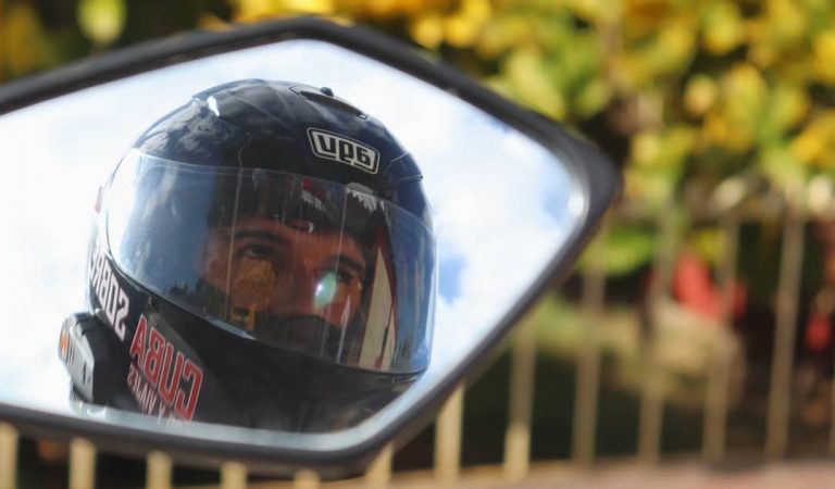 Héctor Fernández, el primer motovlogger cubano