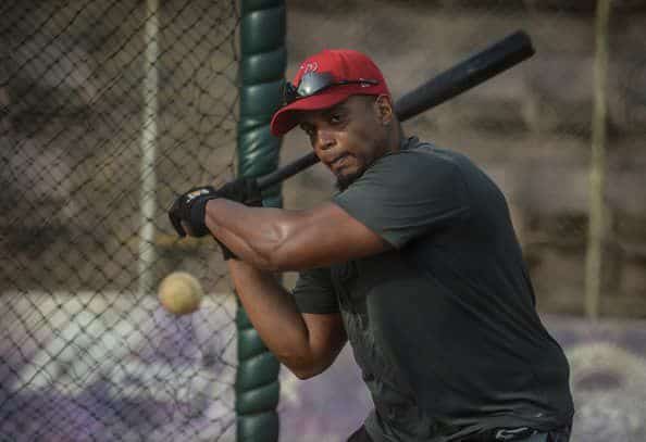 Con calidad para seguir jugando, estos 2 peloteros cubanos son entrenadores en liga de Nicaragua