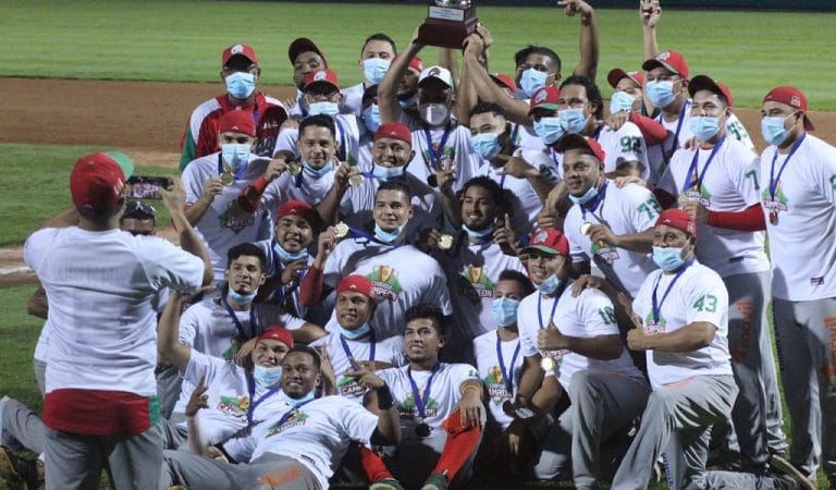 Conocido entrenador cubano debutó como manager en Panamá y llevó a su equipo al título 15