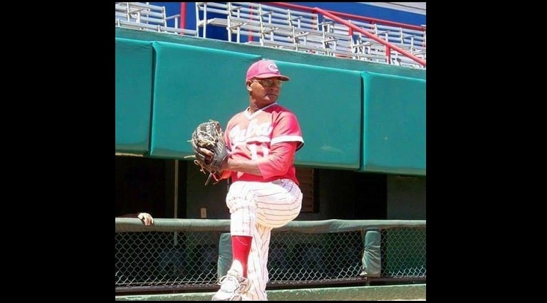 Logró lanzar a las dos manos sin proponérselo: El primer pitcher ambidiestro en Series Nacionales
