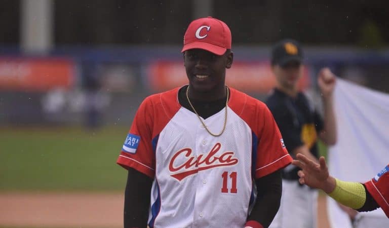 Cubano que firmó por 1.3 millones de dólares tiene contrato en Panamá