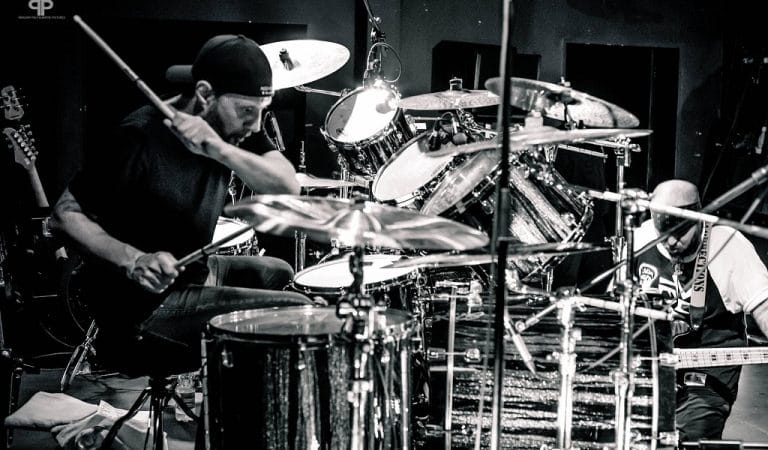 El cubano que revolucionó el arte de tocar la batería y llegó a la cima del rock mundial El cubano que revolucionó el arte de tocar la batería y llegó a la cima del rock mundial