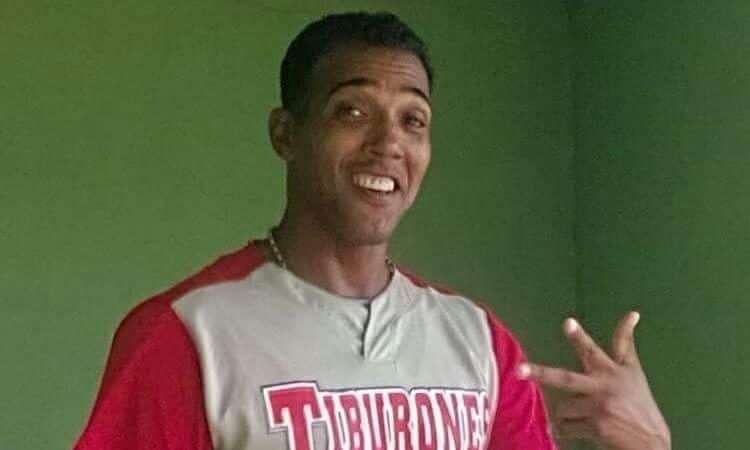 ¿Lo recuerdan? Industrialista Ayalen Ortiz reapareció en el béisbol profesional
