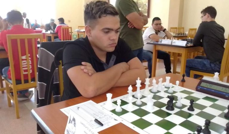 Ajedrecista abandonó equipo cubano en México y otros 2 también pudieron haberlo hecho