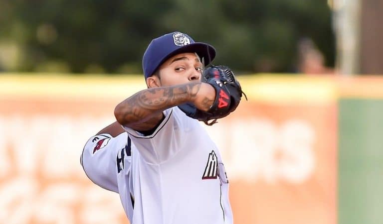 Pitcher cubano, despedido hace pocos días por equipo de MLB, tiene nuevo contrato