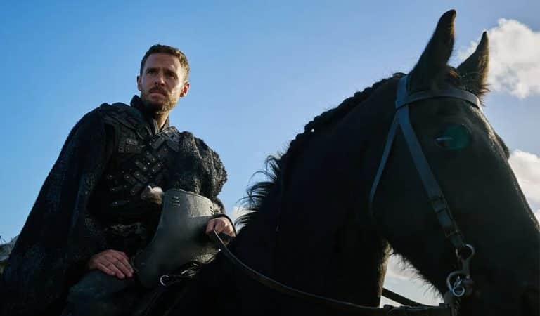 «The Winter King», un relato mágico-histórico que se las arregla para salir a flote «The Winter King», un relato mágico-histórico que se las arregla para salir a flote