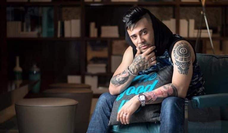 ¿Qué ha sido de Yakarta, el cantante que se hizo famoso junto al Chacal? ¿Qué ha sido de Yakarta, el cantante que se hizo famoso junto al Chacal?